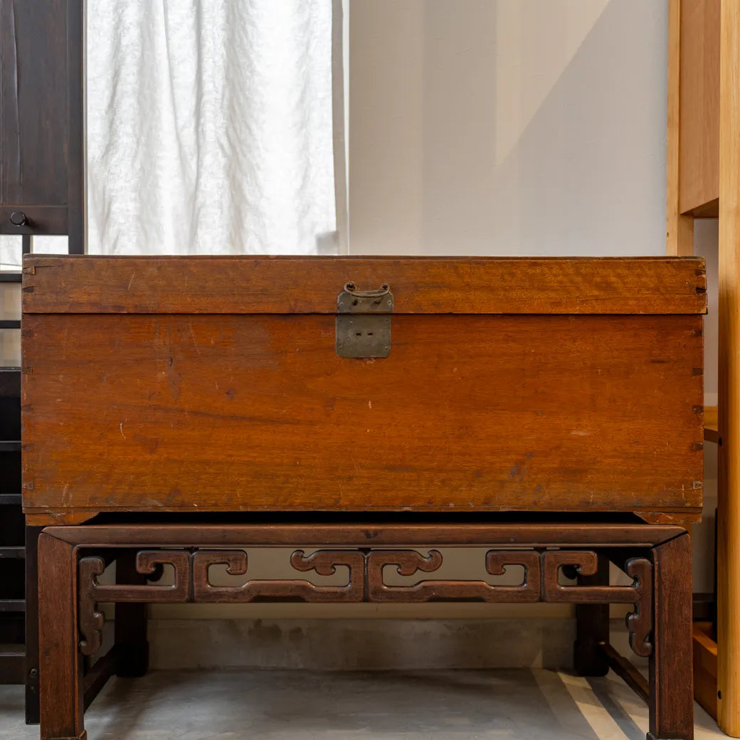 レトロな木製トランク